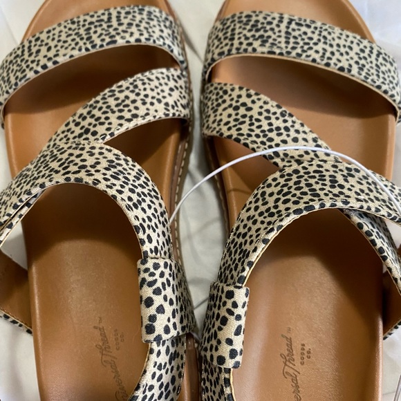 Platform Sandals - Picture 2 of 4